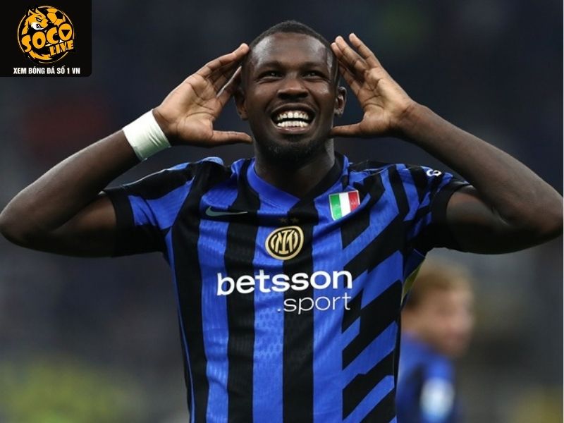 Cầu thủ Marcus Thuram ghi bàn trong trận đấu quốc tế