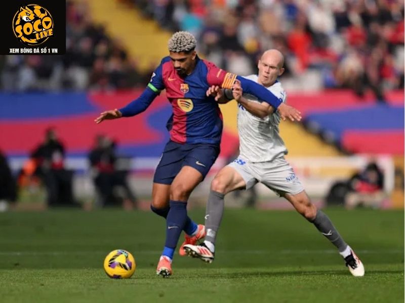 Ronald Araujo là trung vệ hiện đại kết hợp sức mạnh, tốc độ và trí tuệ chiến thuật